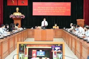 Bí thư Thành ủy TPHCM Nguyễn Văn Nên phát biểu tại hội thảo. Ảnh: VIỆT DŨNG