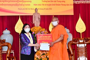 Trưởng ban Dân vận Trung ương chúc mừng Tết Chôl Chnăm Thmây tại TPHCM