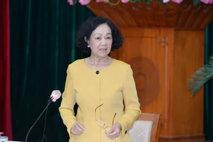Đồng chí Trương Thị Mai phát biểu tại hội nghị. Ảnh: CAO THĂNG