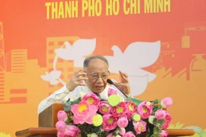 Hơn 6.000 cán bộ, đảng viên Bình Chánh nghe GS Hoàng Chí Bảo nói chuyện về Bác Hồ
