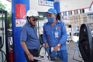 TPHCM: 10% cửa hàng xăng dầu ngưng bán