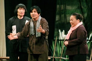 Chương trình sân khấu cải lương Hoa phụ mẫu