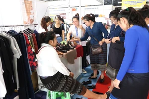 Sản phẩm Việt tiến vào thị trường Lào