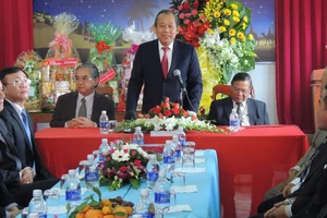 Phó Thủ tướng thăm và chúc giáng sinh tại Hội truyền giáo cơ đốc Việt Nam Kon Tum