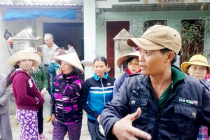 Người dân thôn Bình Lâm tiếp tục đòi kéo lên trụ sở thôn, xã để tố cáo sự việc và yêu cầu xã giải trình
