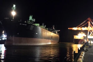 2 công nhân tử vong nghi ngạt khí gas trong khoang tàu hàng 