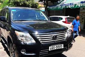 Đã có 4 người tử nạn trong vụ xe Lexus biển số 6666 tông vào đám tang ở Bình Định