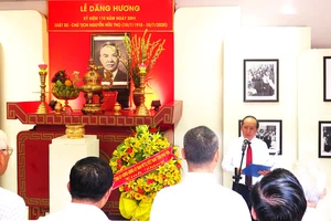 Dâng hương tưởng niệm 110 năm Ngày sinh Luật sư Nguyễn Hữu Thọ