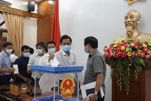 Ủy ban Trung ương MTTQ Việt Nam tỉnh Bình Định cũng đã phát động đợt quyên góp ủng hộ công tác phòng, chống Covid-19 trong toàn tỉnh