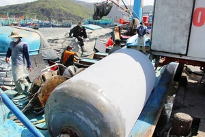 Hai ngư dân Bình Định bị nạn khi đánh bắt trên biển xuyên tết
