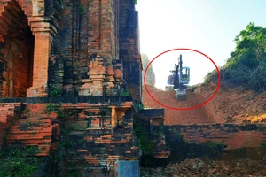 Bình Định: Tạm dừng thi công tôn tạo cụm tháp Bánh Ít