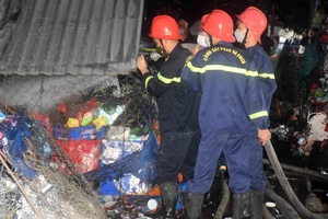Bình Định: Cháy chợ ngày giáp Tết, tiểu thương thiệt hại gần 1 tỷ đồng
