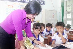 Nâng bước chân trò nghèo miền biển Bình Định