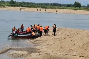 Vụ lật ghe trên sông Ba (Phú Yên): Tìm thấy thi thể một công nhân mất tích 