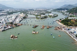 Khánh Hòa: Dự án cầu Xóm Bóng chậm tiến độ