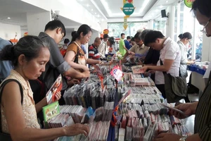 Hội chợ băng đĩa Phương Nam lần 15-2017: Cơ hội sở hữu đĩa hát có chữ ký ngôi sao
