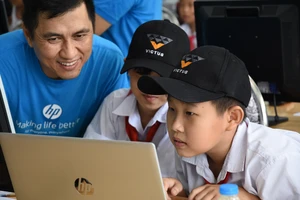 Hỗ trợ phòng lab và trang thiết bị cho học sinh Trường Tiểu học Thanh Hòa 2, xã Thạnh Hòa, huyện Hiệp Phụng, tỉnh Hậu Giang
