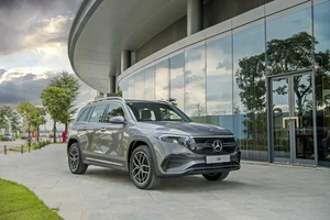 Ra mắt 3 mẫu Mercedes-Benz thuần điện
