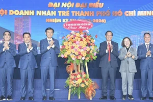 Chủ tịch UBND TPHCM Phan Văn Mãi: TPHCM tiếp tục tìm kiếm cách thức hiệu quả đồng hành cùng doanh nghiệp