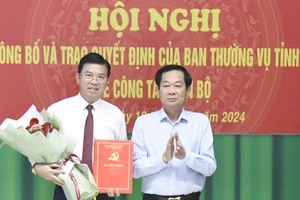 Phó Chủ tịch UBND tỉnh Kiên Giang Nguyễn Lưu Trung giữ chức Bí thư Thành ủy Hà Tiên