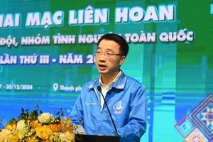 Bí thư TƯ Đoàn TNCS Hồ Chí Minh, Chủ tịch Hội LHTN Việt Nam Nguyễn Tường Lâm phát biểu khai mạc liên hoan