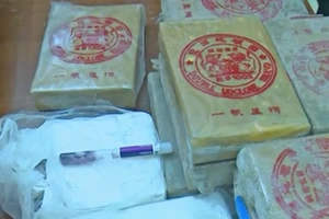 Truy tìm nguồn gốc 25 bánh heroin trôi vào bờ biển Quảng Nam