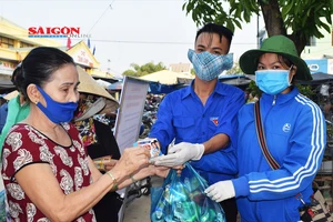 Quảng Nam thí điểm chương trình “Đổi rác thải nhựa lấy sản phẩm phòng chống dịch Covid-19”