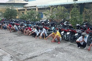Bắt quả tang nhóm đối tượng tổ chức đá gà ăn tiền tại Tiền Giang