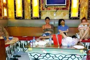 Điều tra nhóm thanh niên phê ma túy trong quán karaoke ở Long An