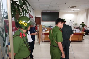 Truy bắt đối tượng cướp ngân hàng ở Tiền Giang