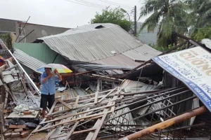 Bão số 12 gây nhiều thiệt hại tại tỉnh Khánh Hòa. Ảnh: VĂN NGỌC