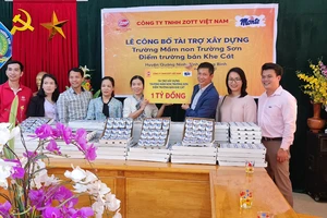 Công ty Zott Việt Nam trao 1 tỷ đồng xây dựng điểm Trường Mầm non bản Khe Cát