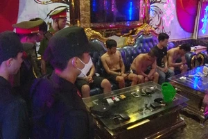 Cơ quan công an Quảng Bình đột kích cơ sở II karaoke Thiên Đường