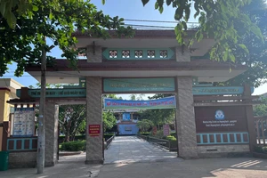 Trường Tiểu học Quảng Thạch, nơi cả Hiệu trưởng và Phó Hiệu trưởng bị kỷ luật cảnh cáo về mặt Đảng và Chính quyền