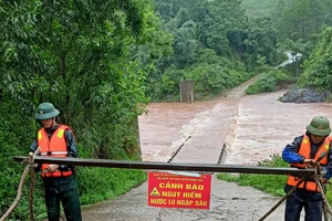 Quảng Bình: Nhiều bản làng ở biên giới bị chia cắt do mưa lũ 