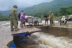 Quảng Bình khắc phục hậu quả mưa lũ, ổn định đời sống vùng biên giới