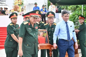 Truy điệu, an táng 37 hài cốt liệt sĩ hy sinh tại Lào, Campuchia