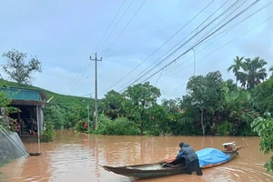 Quảng Bình: Tàu hàng và 6 thuyền viên trôi ra biển, cấp tập ứng cứu