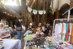 “Chợ phiên Gác-baga” là nơi tụ họp của các bạn trẻ khởi nghiệp bằng những sản phẩm thủ công độc đáo, thân thiện với môi trường