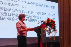 Bà Huỳnh Liên Phương, Giám đốc Ban Xúc tiến và Hỗ trợ đầu tư Đà Nẵng phát biểu tại Hội thảo