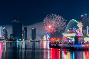 Lễ hội pháo hoa quốc tế Đà Nẵng trở lại sau 3 năm dịch bệnh tạo nên không khí sôi động cho thành phố