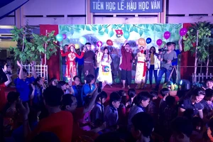 “Hành trình Việt Nam đất nước tôi yêu” mang trung thu đến với trẻ em Tiền Giang 