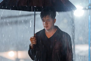 Cao Thái Sơn tung MV mới kịch tính "Khóc giữa trời mưa"