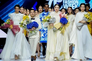 NTK ​Adrian Anh Tuấn sẽ mở màn Tuần lễ thời trang Quốc tế Việt Nam Xuân - Hè 2021