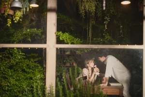 Thiều Bảo Trâm hát nhạc tỏ tình trong MV “Love Rosie”