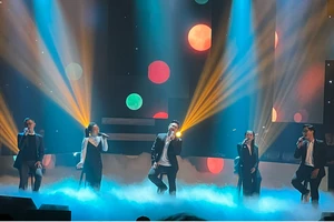 Nguyễn Minh Cường ghi dấu chặng đường âm nhạc với Live concert “Hoa”
