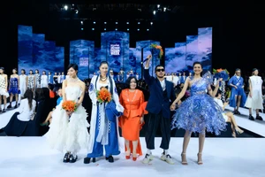 Khai mạc Tuần lễ thời trang Quốc tế Việt Nam Xuân Hè 2022