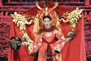 Mãn nhãn trang phục dân tộc cùng Hoa hậu Hòa bình Việt Nam 2022