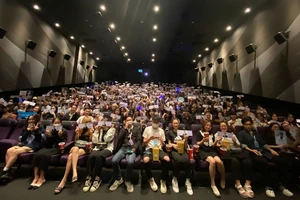 Sơn Tùng M-TP đưa “Sky tour Movie” quay lại rạp