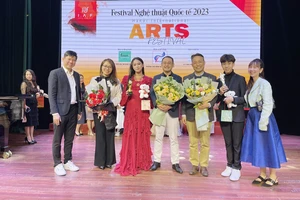 Bella Vũ giành Giải vàng quốc tế độc tấu piano